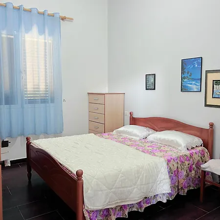 A&a House * Μπεράτ