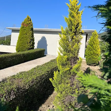 منزل ريفي A&a House بيرات